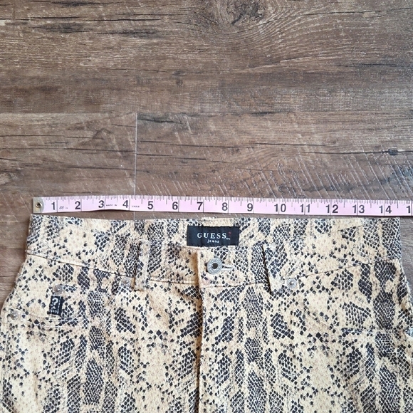 Guess Jeans Shorts Made In The USA Tan and Black Snakeskin Pattern Size 30 - Picture 9 of 13